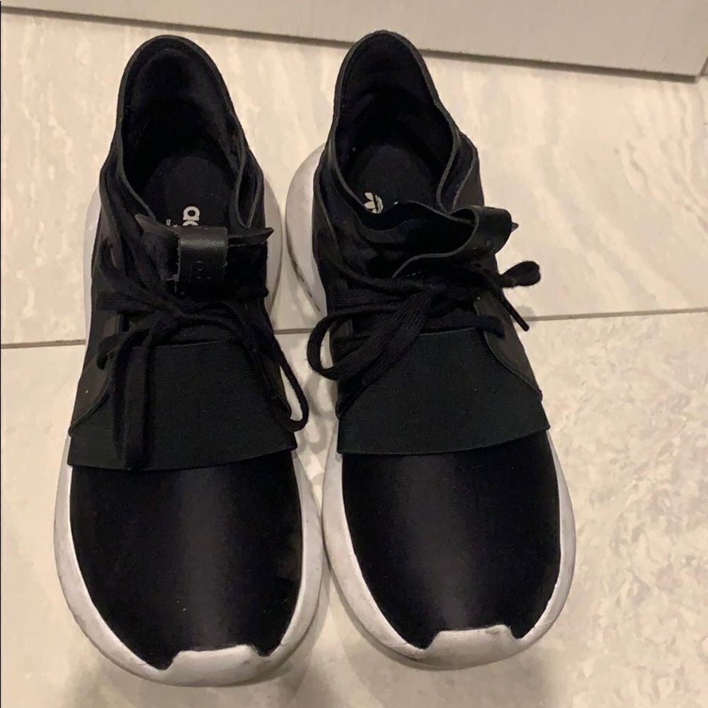 🎉Last deal 🎉Adidas sneakers 👟